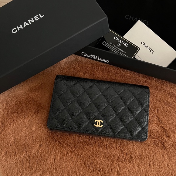 Auth Chanel Classic Black Caviar Bifold Yen Wallet - Excellent